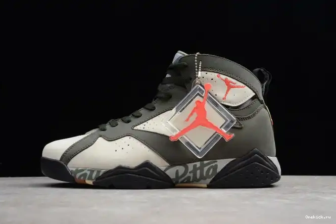 One Kick Air Patta Icicle AT3375-100 Jordan x 7 0614